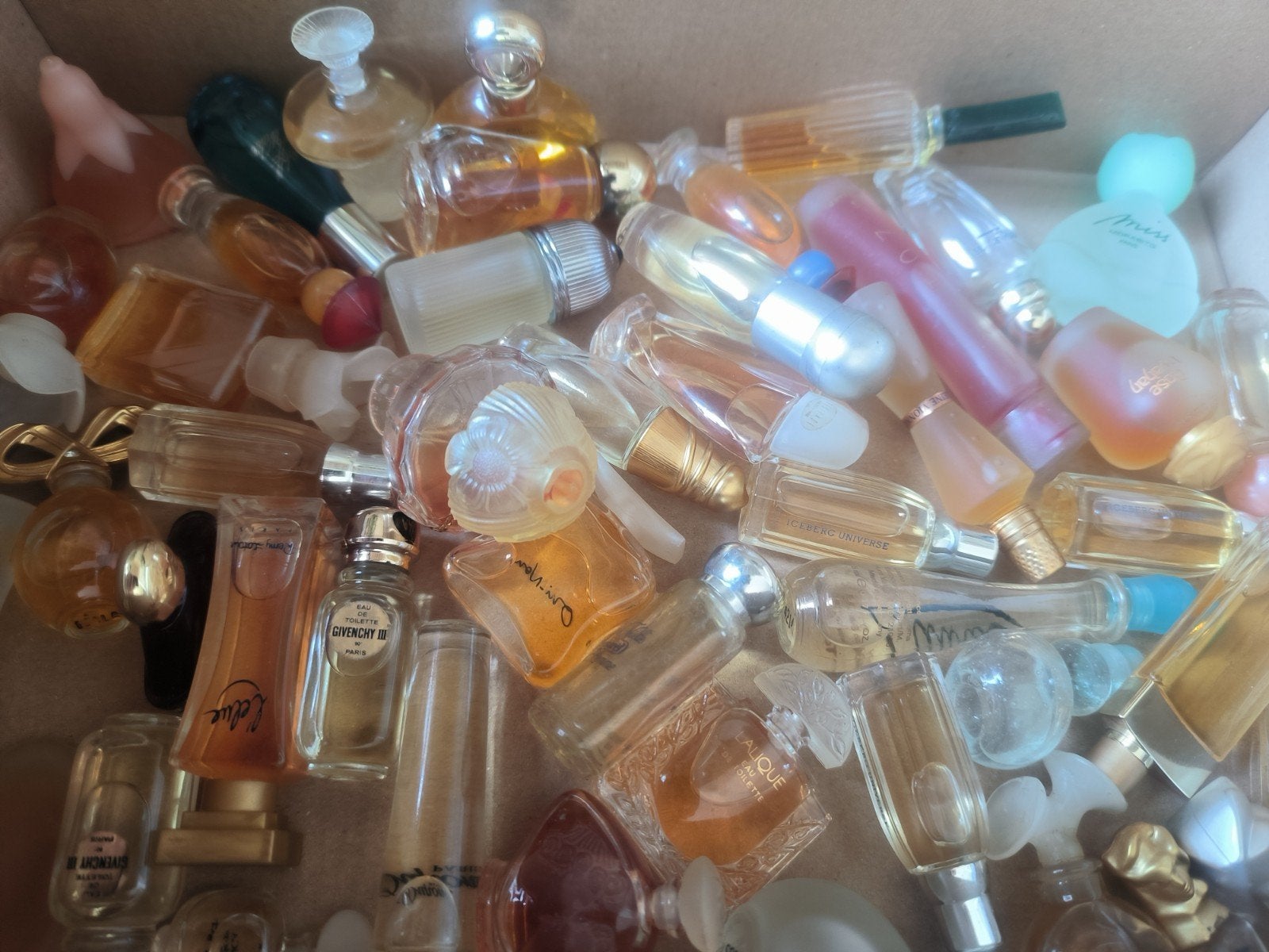 groot lot parfum flesjes miniature mini parfum '90 nineties, Ophalen