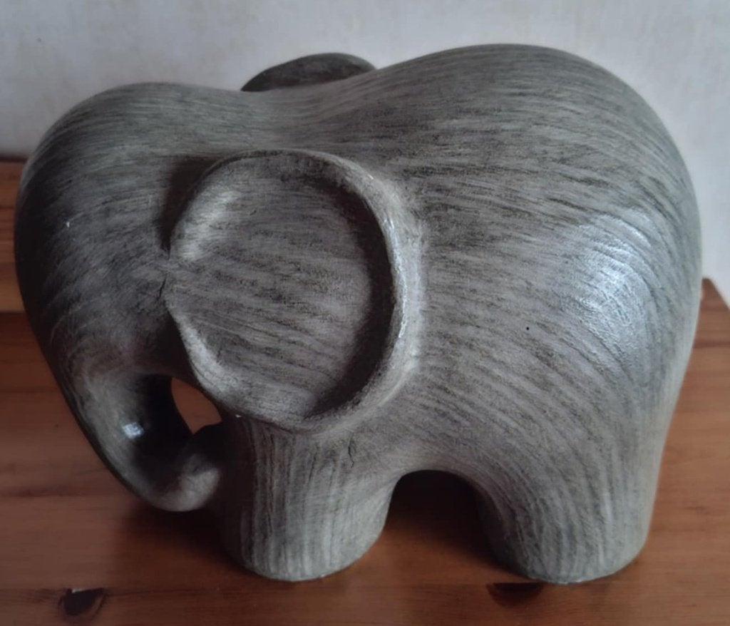 Knappe grijze terracotta olifant, Ophalen