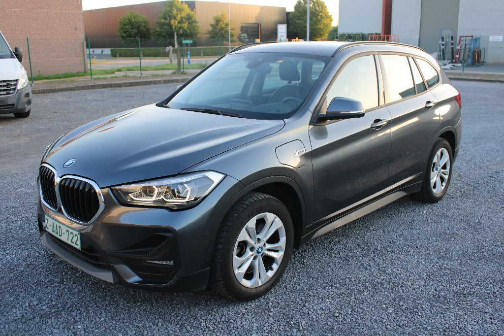 BMW X1 PHEV 1.5iA xDrive25e LEDER HEAD-UP DISPLAY CAMERA CR, Auto's, BMW, Lane Keeping Assist, Leder, Bedrijf, Hybride Elektrisch/Benzine