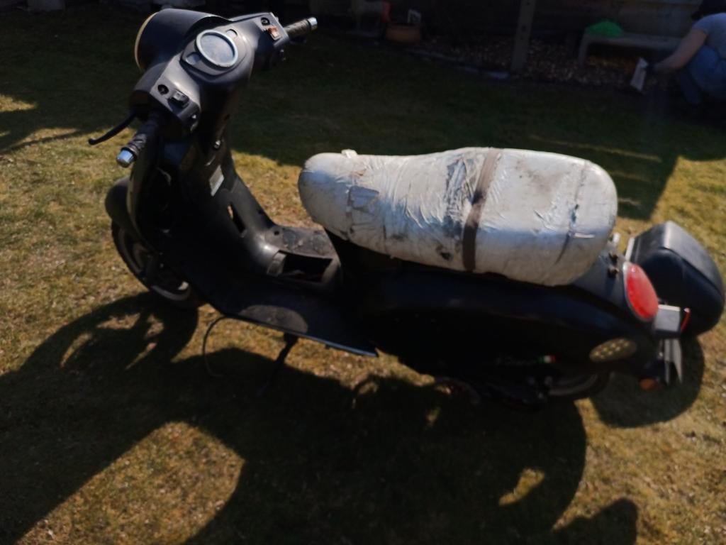 Neco retro 50 Cc  met papieren.    Voor onderdelen, Ophalen