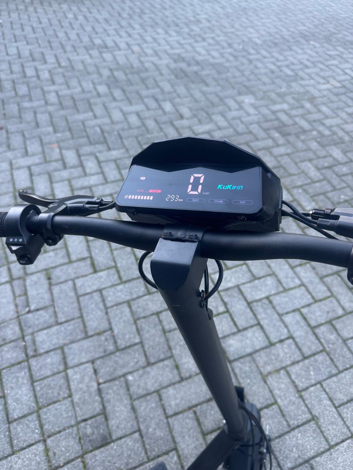 Kukirin g2 2026 zwart, Fietsen en Brommers, Ophalen, Zo goed als nieuw, Elektrische step (E-scooter)