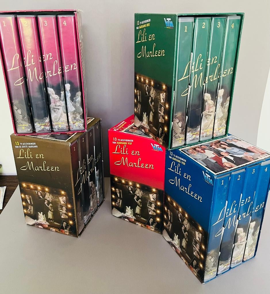 Coffret VHS Lili et Marleen (5 saisons complètes) VTM, CD & DVD, VHS | Film, À partir de 9 ans, Enlèvement ou Envoi, Utilisé, Comédie