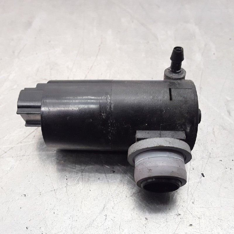 LAVE-GLACE POMPE AVANT Auris (E15) (|30891|070726B|814506|), Dhr. M. Roggen, Toyota, Stadsweg 37 37
9917 PV  WIRDUM GR., NL, Utilisé