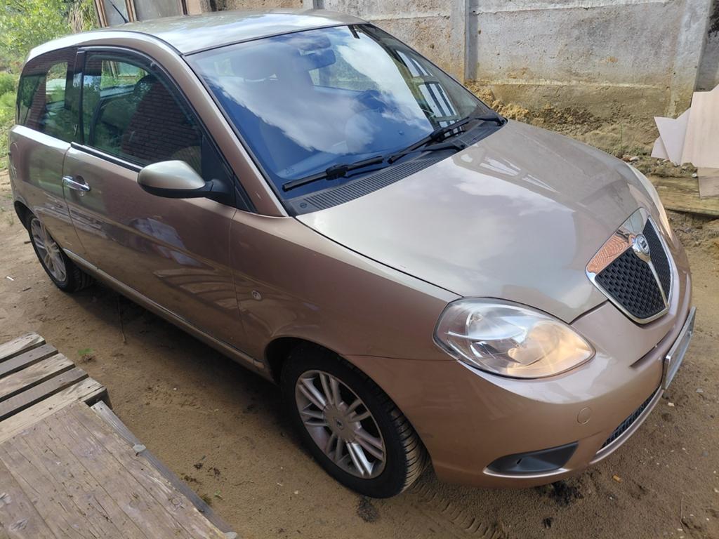 Lancia Ypsilon- Gekeurd- benzine, Auto's, Particulier, Ypsilon, Onderhoudsboekje, Radio