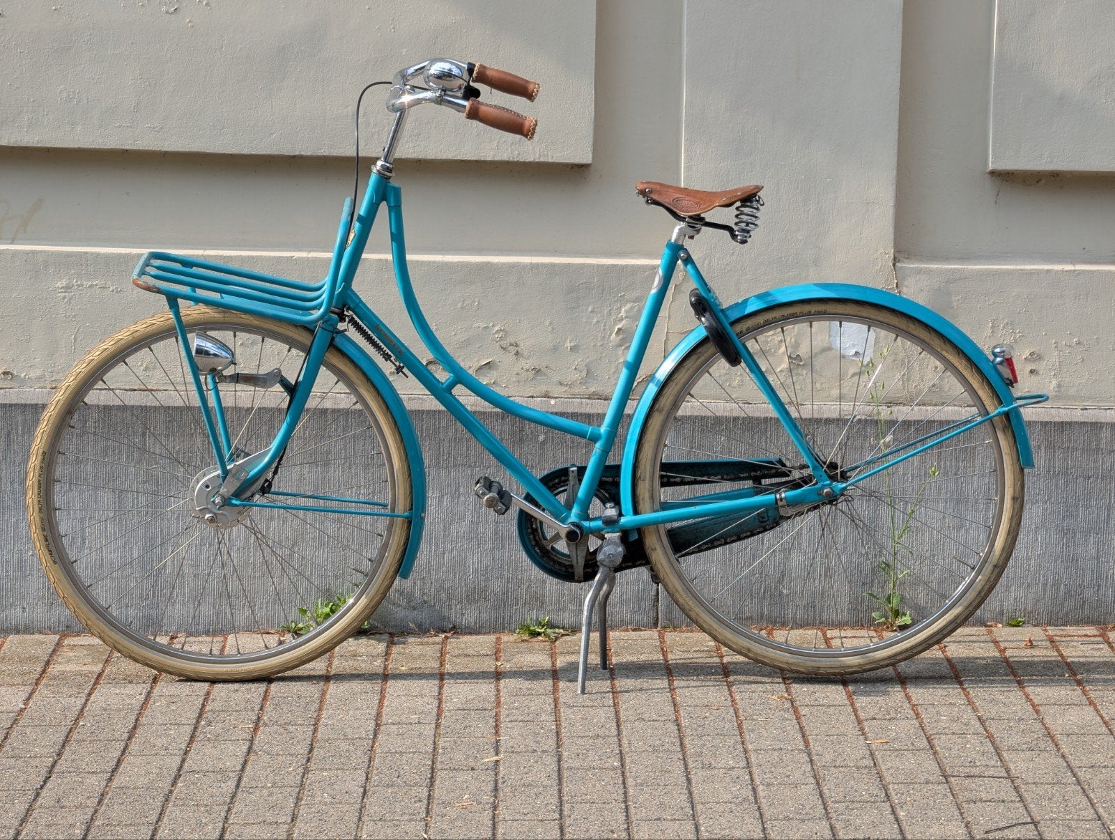 Achielle damesfiets 57cm met voordrager, naafdynamo, Fietsen en Brommers, Terugtraprem, Gebruikt, 56 cm of meer, Ophalen