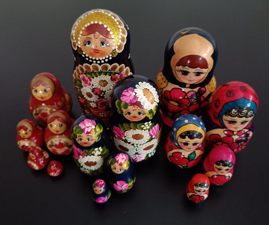 Russische Matroesjka poppetjes., Enlèvement ou Envoi