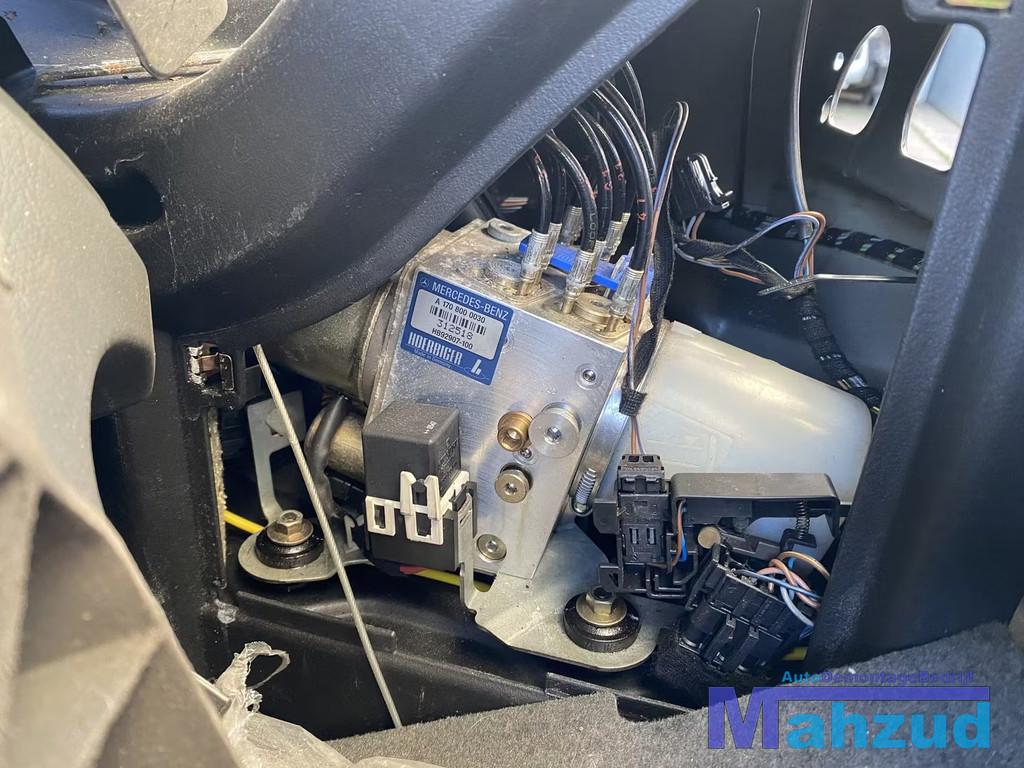 MERCEDES SLK R170 Zwart C197 cabriodak motor 1996-2004, Auto-onderdelen, Gebruikt, Mercedes-Benz AG, Mercedes-Benz, Mercedesstrasse 120
70372  Stuttgart, DE