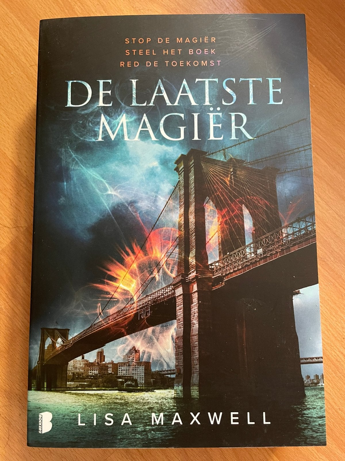 Lisa Maxwell - De laatste magiër, Ophalen of Verzenden, Zo goed als nieuw, Lisa Maxwell