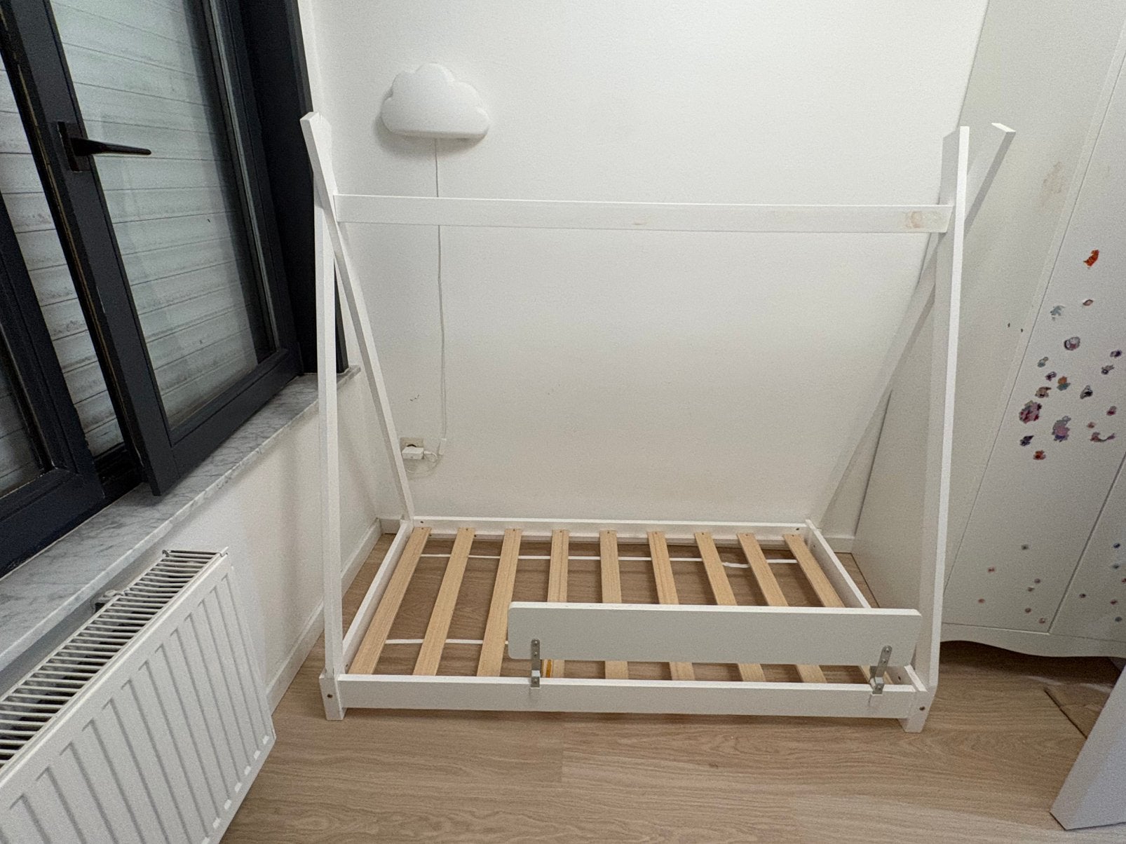 Peuterbed, Kinderen en Baby's, Ophalen, Zo goed als nieuw, Lattenbodem