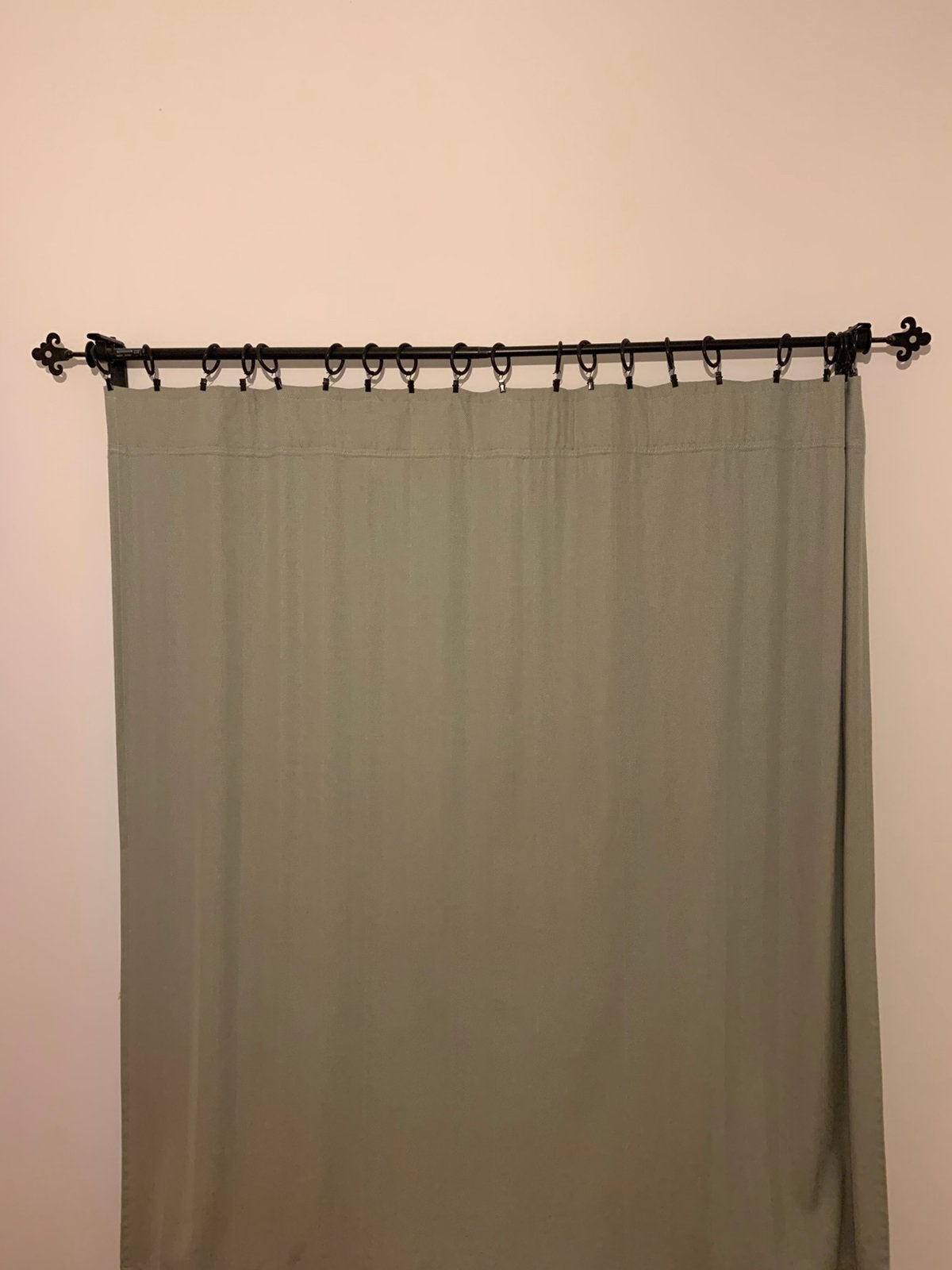 Lichtgroen gordijn, Ophalen, 300 cm, 145 cm, Zo goed als nieuw