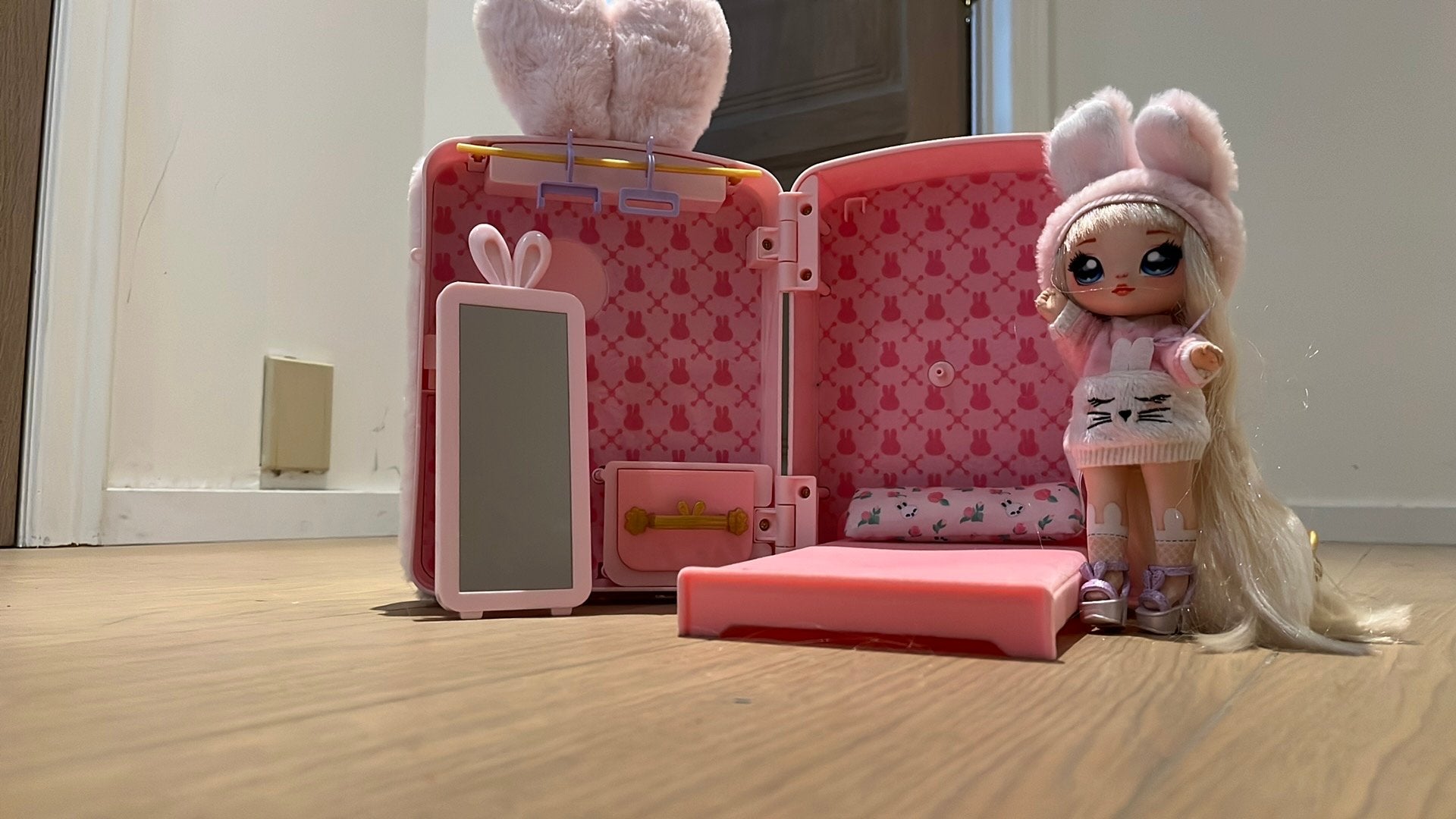 Nanana pop met huisje die veranderd in rugzakje., Ophalen of Verzenden, Nieuw