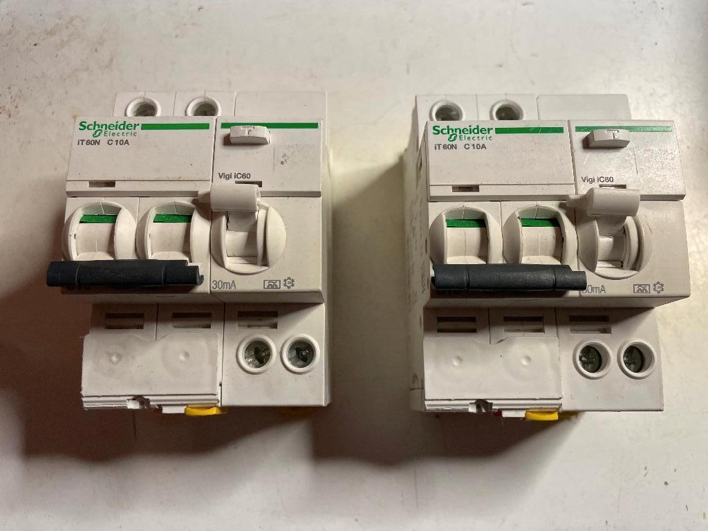 differentieel 10A 30mA, Ophalen of Verzenden, Gebruikt, Overige typen