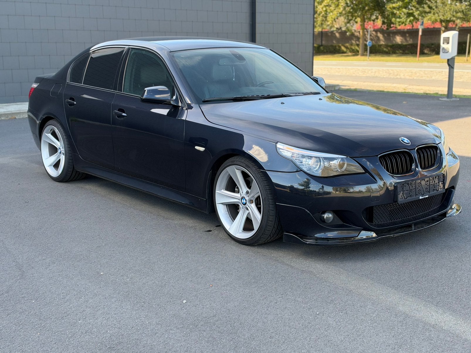 BMW 520D/NOIR CARBONE ! PAQUET /M ! /5 EUROS ! /APPROUVÉ !, Autos, Cuir, Euro 5, Boîte manuelle, Entretenue par le concessionnaire