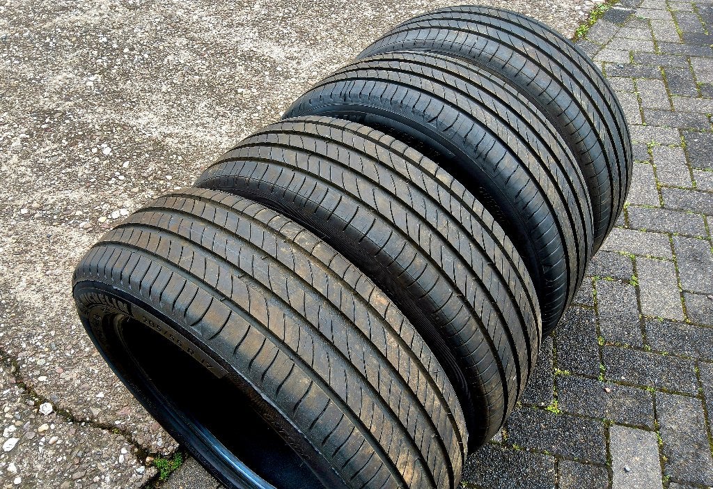 Nouveaux pneus été Michelin 205/55-17, Autos : Pièces & Accessoires, Neuf, Pneus été, 205 mm, Enlèvement