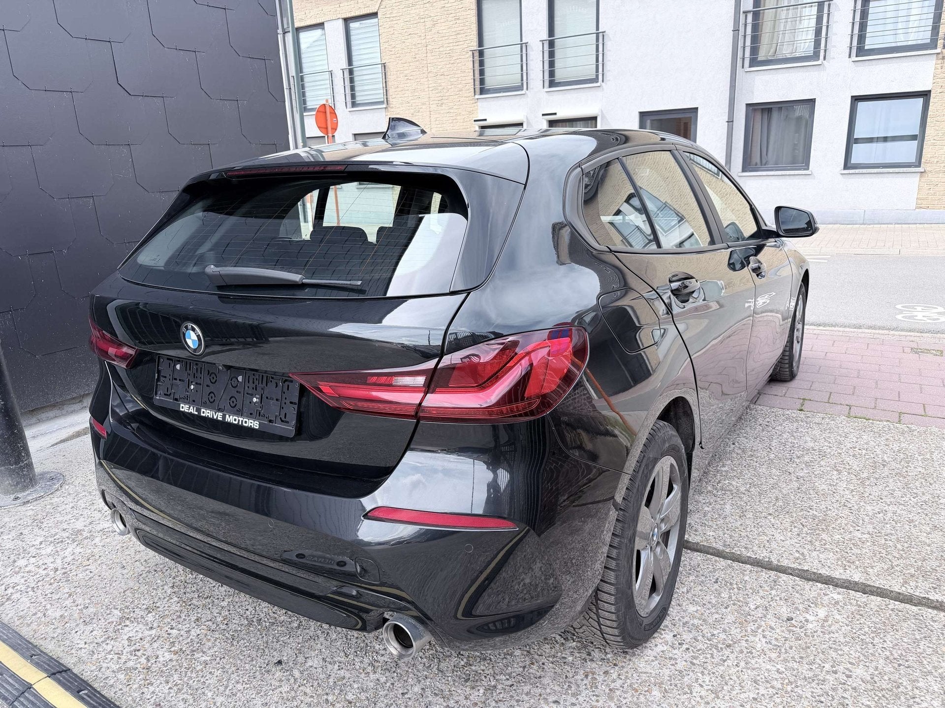 BMW 118 dA Edition Automaat | Apple CarPlay | Camera | Cruis, Automaat, Gebruikt, 4 cilinders, Zwart