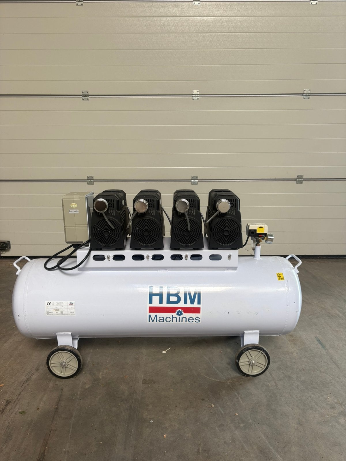 HBM Low-noise Aircompressor - 200 liter, Bricolage & Construction, Enlèvement, Comme neuf