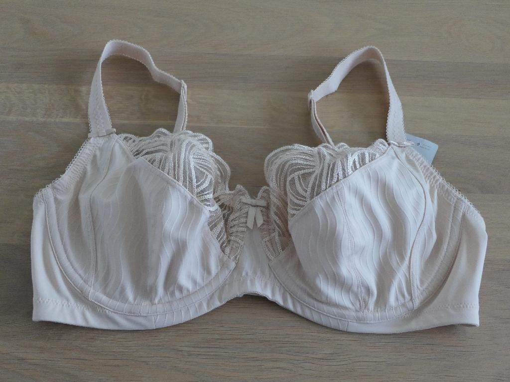 BH Triumph 85D NIEUW, Kleding | Dames, Triumph, Ophalen of Verzenden, Beige, BH
