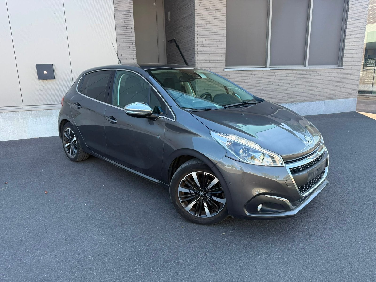Peugeot 208 1.2 Essence | 2018 | 81 kW | 1er propriétaire, Autos, Argent ou Gris, Achat, Entreprise, Noir