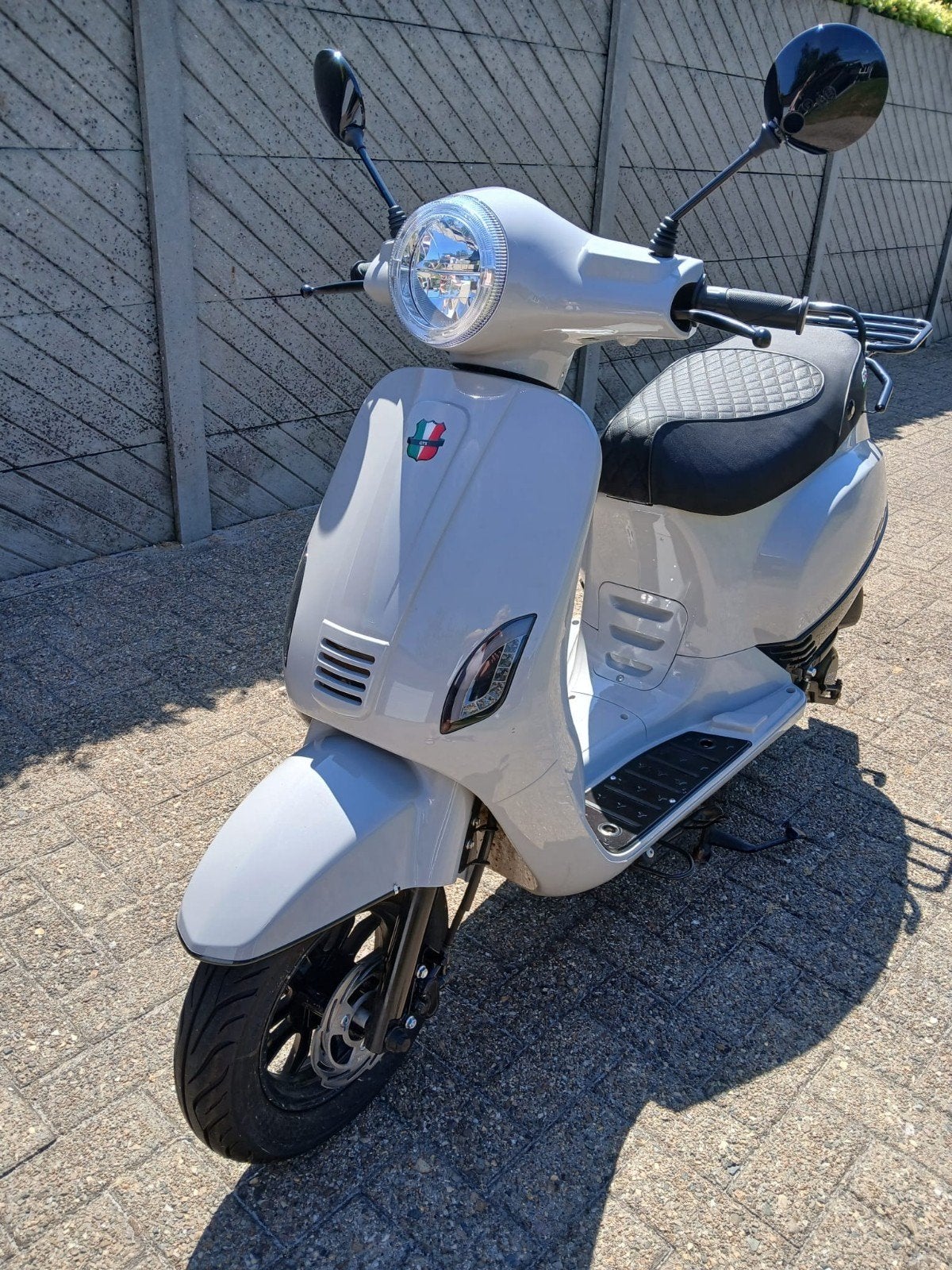 GTS Toscana Dynamic 50cc 10 mois, Vélos & Vélomoteurs, Neuf, Autres marques, Enlèvement, Essence