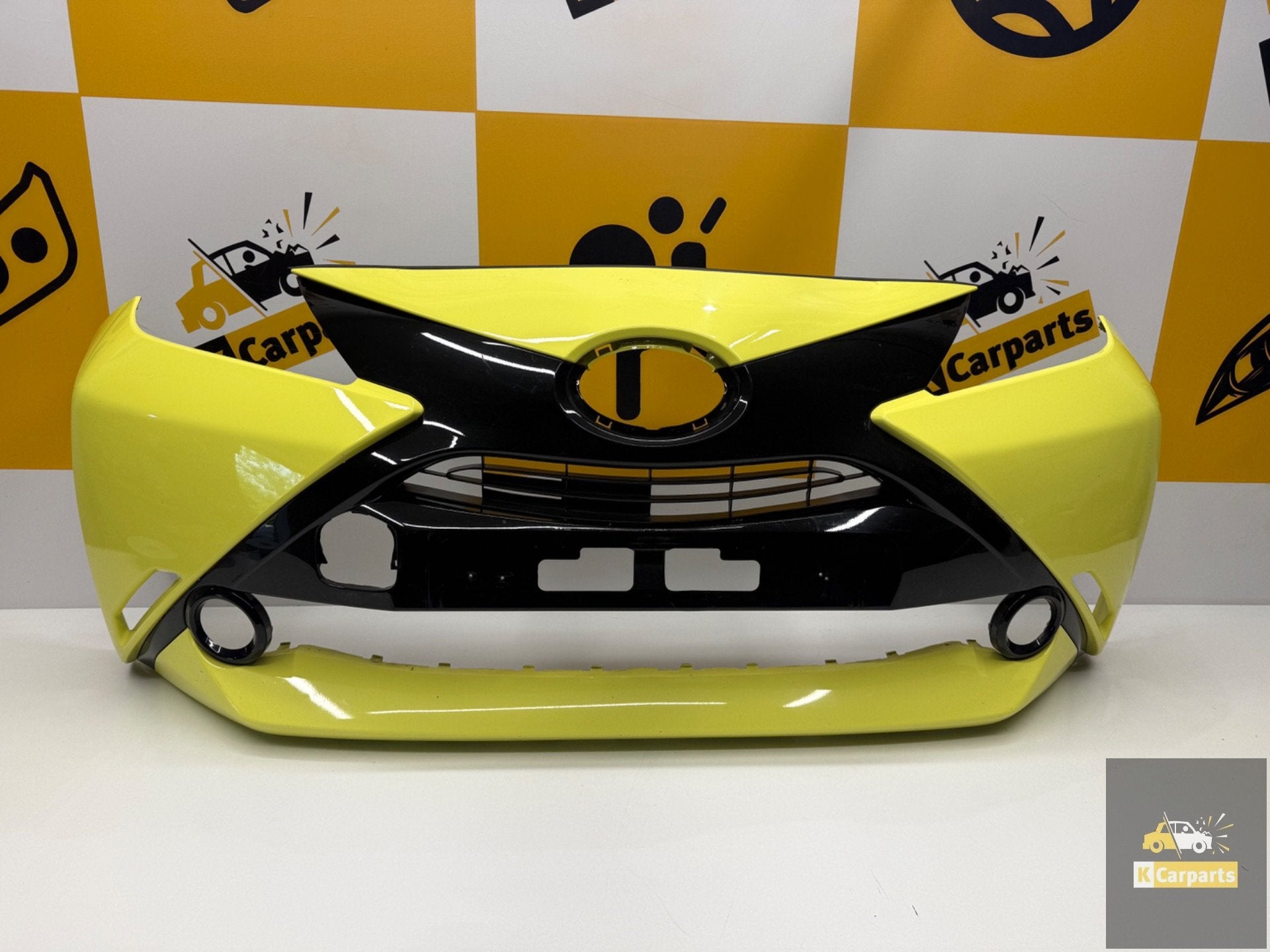 TOYOTA AYGO 2 II VOORBUMPER ORIGINEEL 52119-0H140 BUMPER, Info@toyota.co.jp, Gebruikt, Voor, Toyota Motor Corporation
