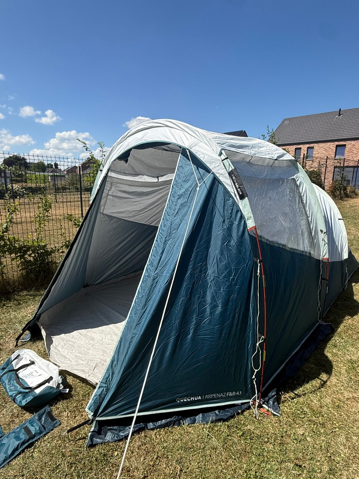 Tente Quechua Arpenaz Family 4.1 Fresh & Black – 4 personnes, Enlèvement, Comme neuf