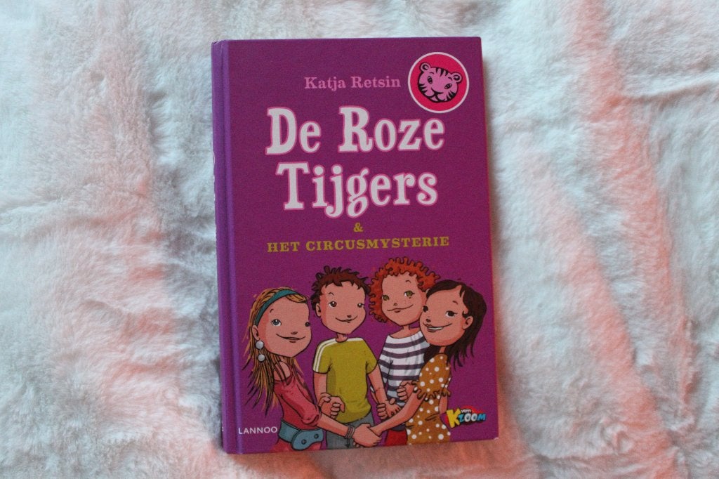 Boek: de roze tijgers van Katja Retsin, Ophalen of Verzenden, Zo goed als nieuw, Fictie algemeen