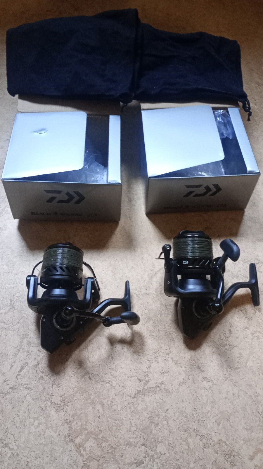 2 Daiwa Black Widow molens, Enlèvement ou Envoi, Comme neuf