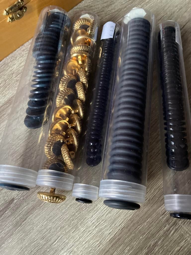 Boutons, lot, Hobby & Loisirs créatifs, Envoi, Neuf, Bouton ou Boutons