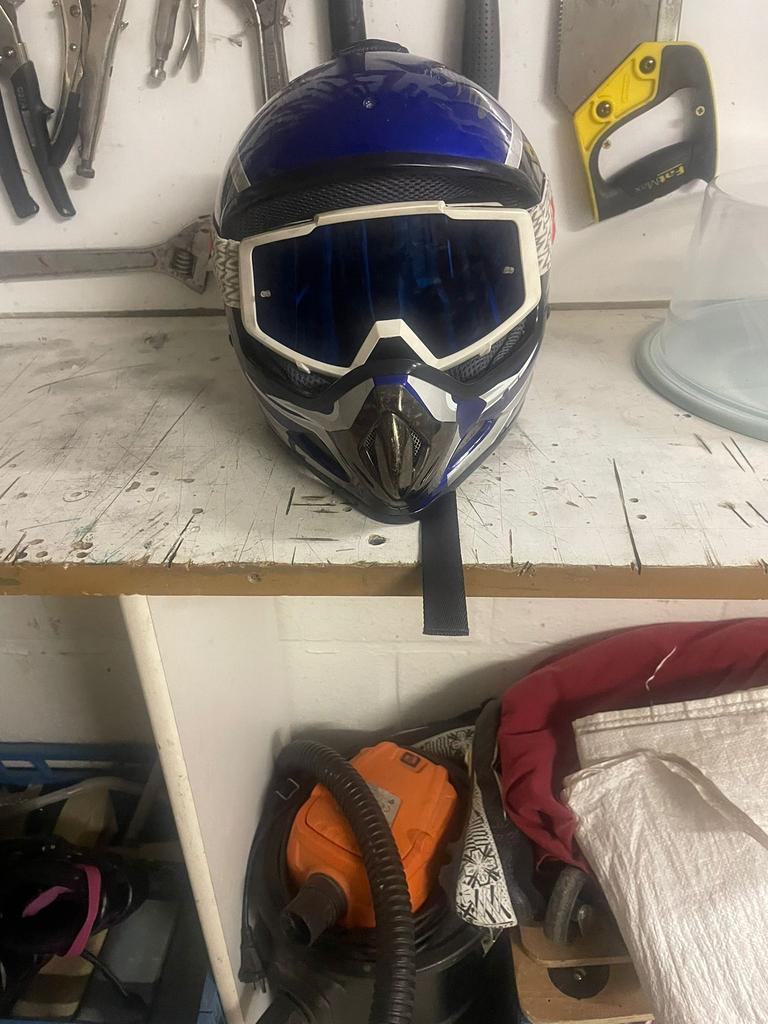 Cross helm let bril, Fietsen en Brommers, Ophalen