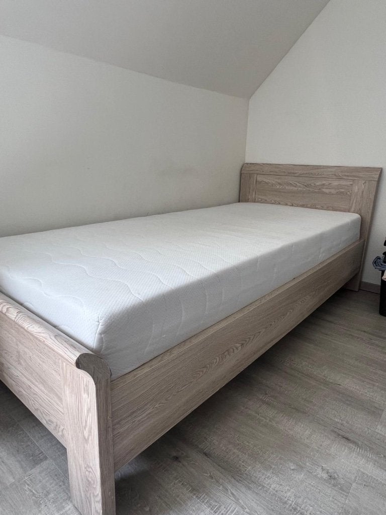 Eenpersoonsbed + matras, Huis en Inrichting, Ophalen, 100 cm, Eenpersoons, Zo goed als nieuw