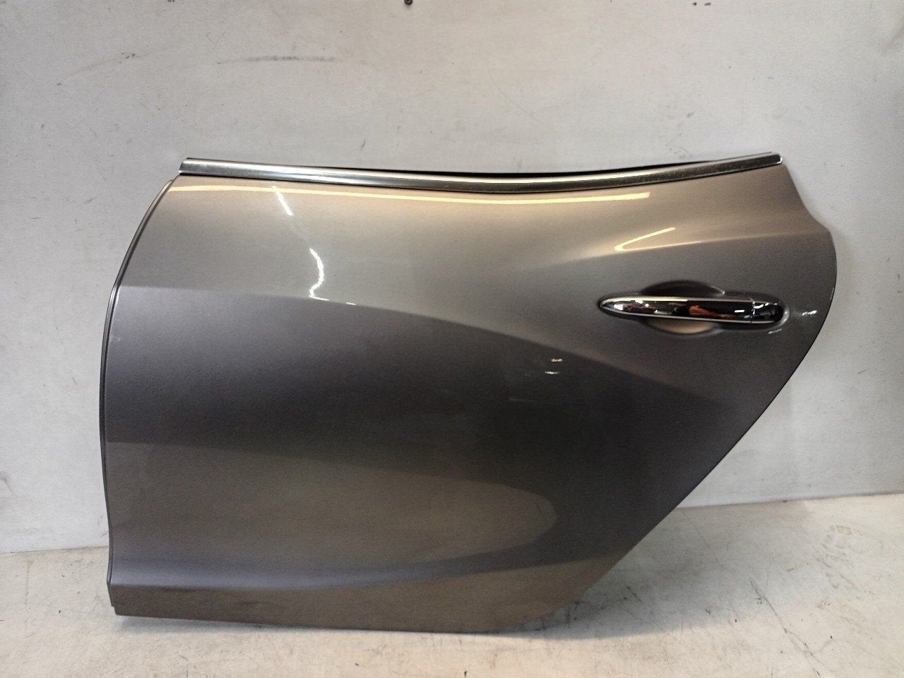 Portier links achter Maserati Ghibli, Onderdelen@venauto.nl, Ettenseweg 76, 4706 PB Roosendaal, The Netherlands, Enlèvement ou Envoi