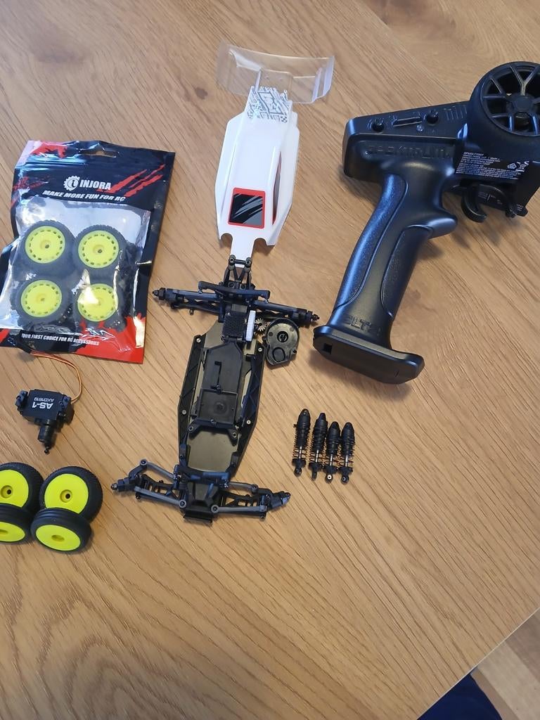 Losi micro- b 2wd ( zonder esc)incl nieuwe bandenset, Hobby & Loisirs créatifs, Enlèvement