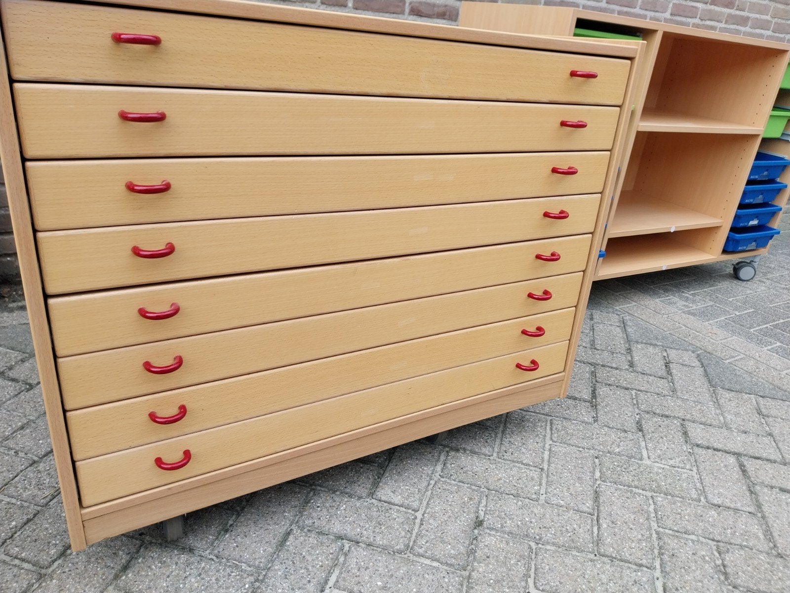 kasten kinderdagverblijf, Tuin en Terras, Ophalen