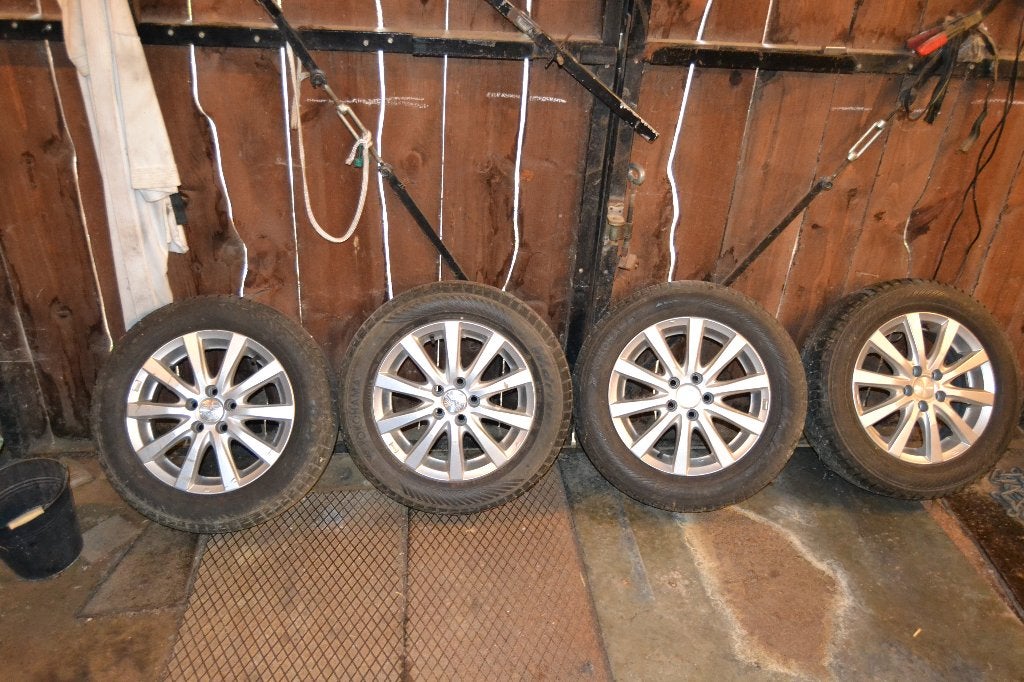 Jantes MAK 15' + pneus neige toyota 185/65-15, Autos : Pièces & Accessoires, 15 pouces, Pneus hiver, Véhicule de tourisme, 185 mm