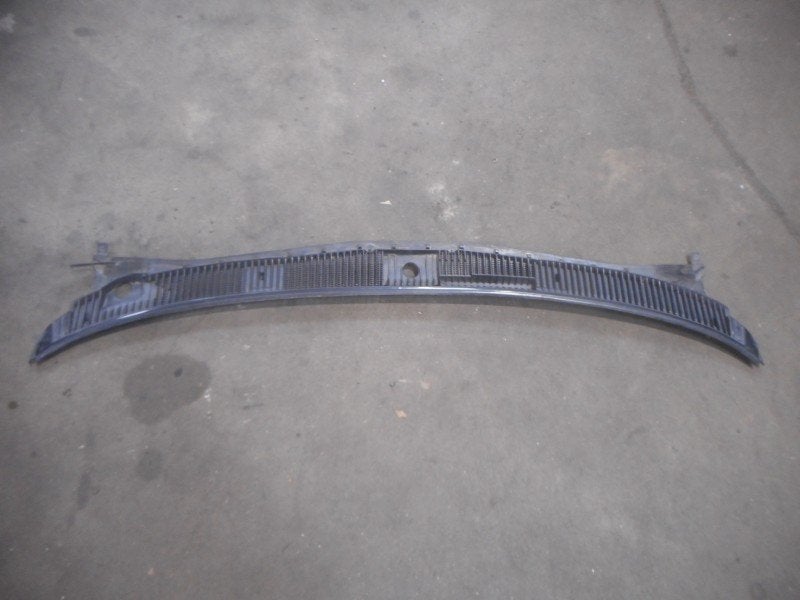 BAIE DE PARE BRISE Toyota Corolla (E9) (55708-12030), Kundenbetreuung@toyota.de, Toyota, Utilisé, Toyota-Allee 2
50858  Köln, DE