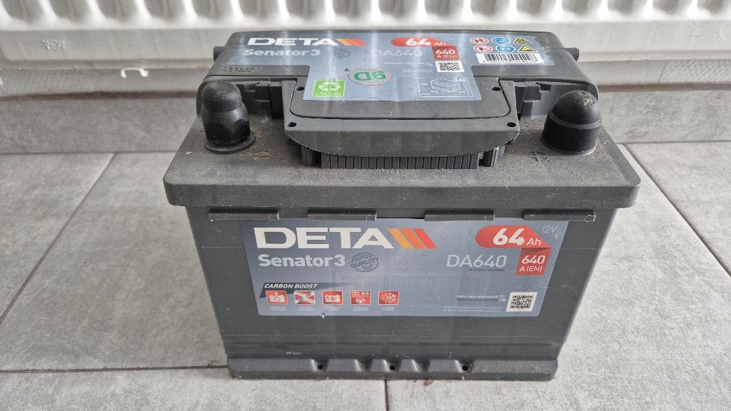 Accumulator "DETA " Senator 3 , 64 Ah - goede staat, Enlèvement, Utilisé