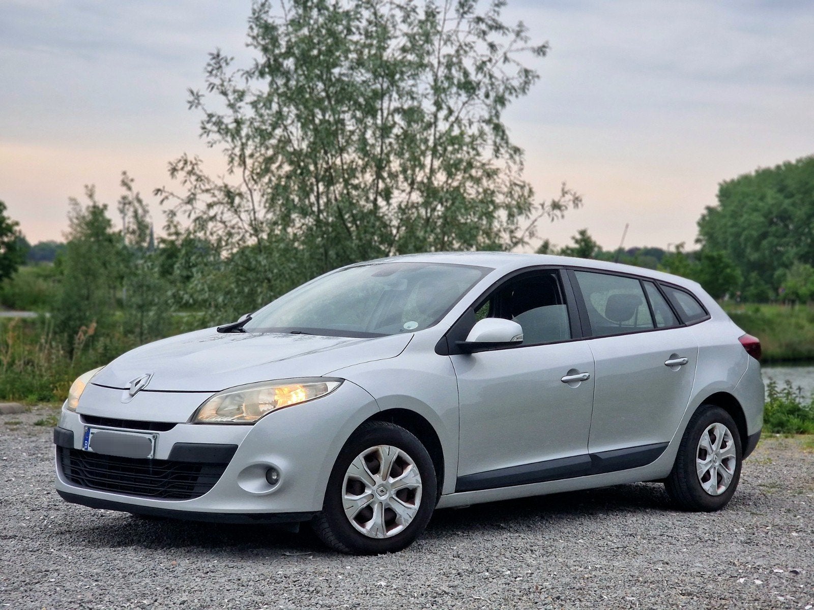 Renault Mégane Break 1.5 dCi — 2010 — voiture familiale 280D, Argent ou Gris, Achat, Entreprise, Boîte manuelle