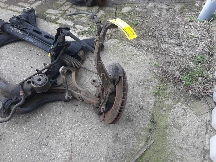 Moyeu de roue avant d'un Volkswagen Touareg, -, Volkswagen, -, 3 mois de garantie