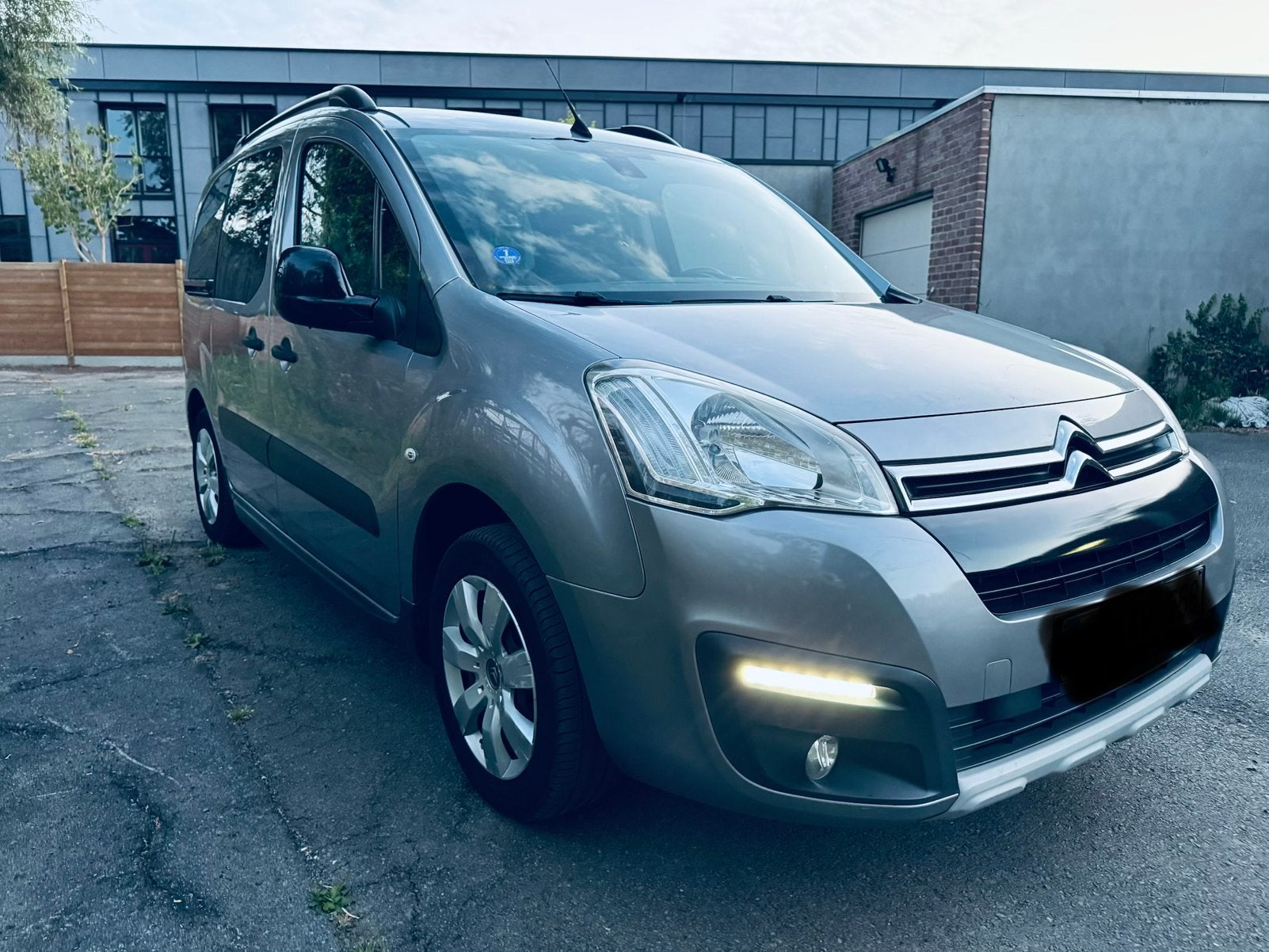Citr Citroen berlingo 1.2 Motor Pure tech 2016, Auto's, Berlingo, Trekhaak, Particulier, Te koop