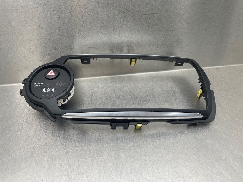 DIVERS Radio omlijsting Toyota Yaris III (P13), Utilisé, Toyota