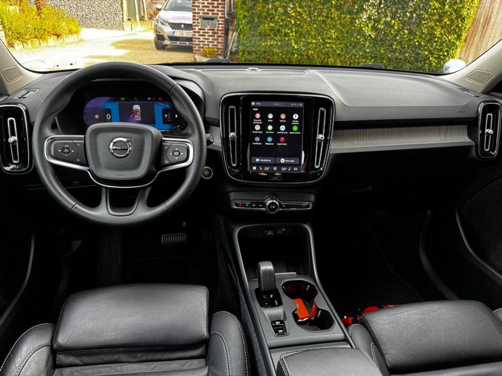 2023 Volvo XC40 B3 MHEV/Facelift/Leder/ACC/Trekhaak/Pilot, Autos, Cuir, Achat, Entreprise, Garantie prolongée