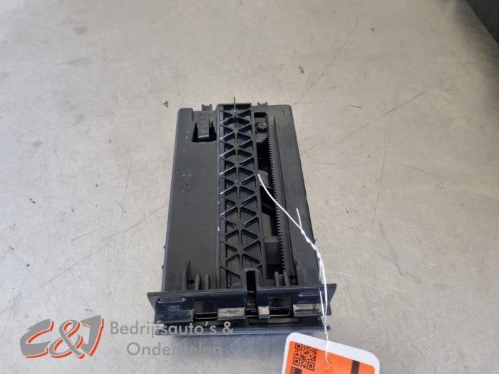 Porte-gobelet d'un Renault Master, Renault, -, 3 mois de garantie, Utilisé