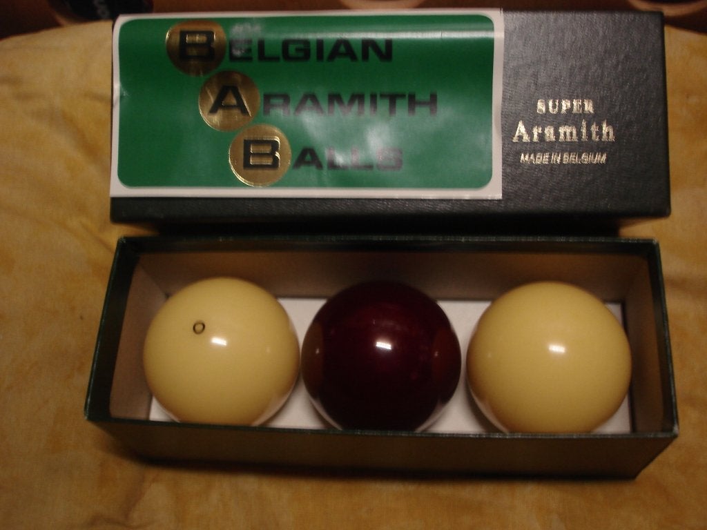2 Sets Super Aramith Dark Red 61,5mm, Sport en Fitness, Biljarten en Poolen, Ophalen, Zo goed als nieuw, Keu of Ballen