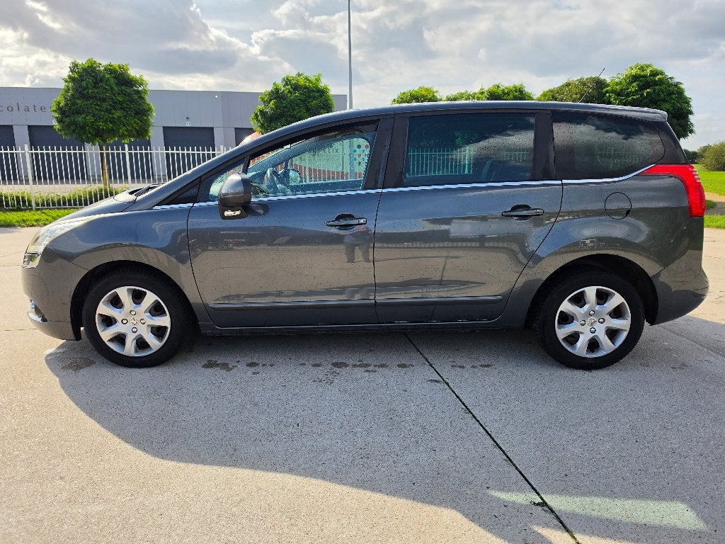 Peugeot 5008 1.6i 2011 5 Pers Airco + Garantie, Autos, Achat, Entreprise, Boîte manuelle, Noir
