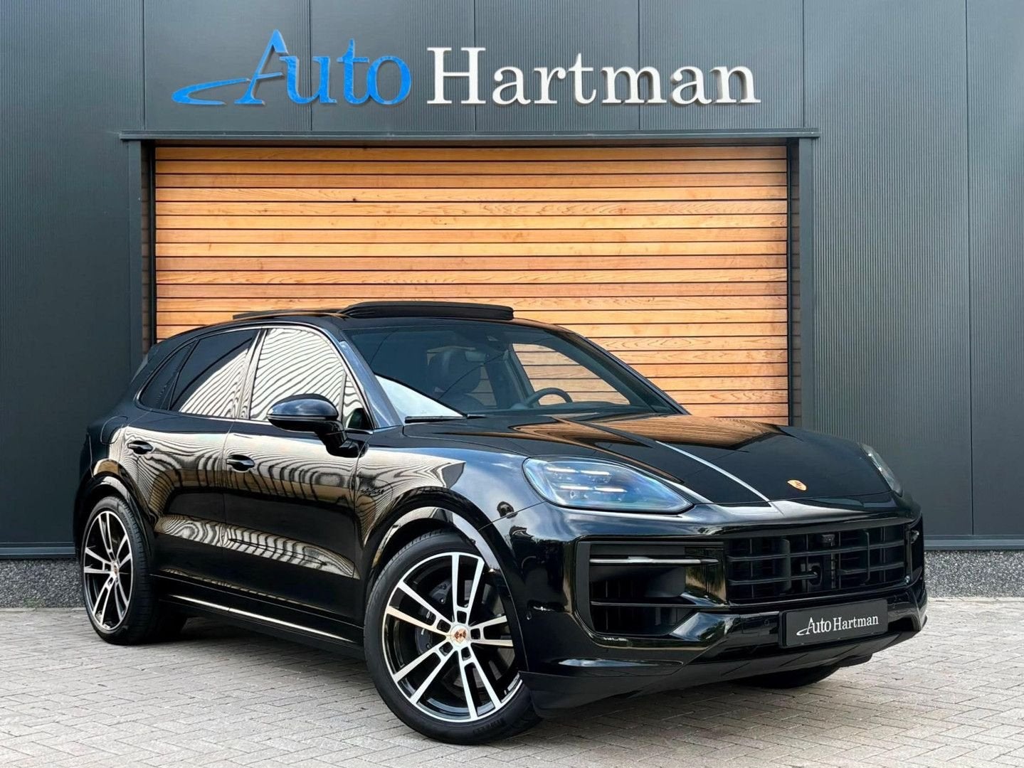 Porsche Cayenne 3.0 E-Hybrid Black Edition SPORT-CHRONO|PANO, Automaat, Cayenne, Zwart, Hybride Elektrisch/Benzine