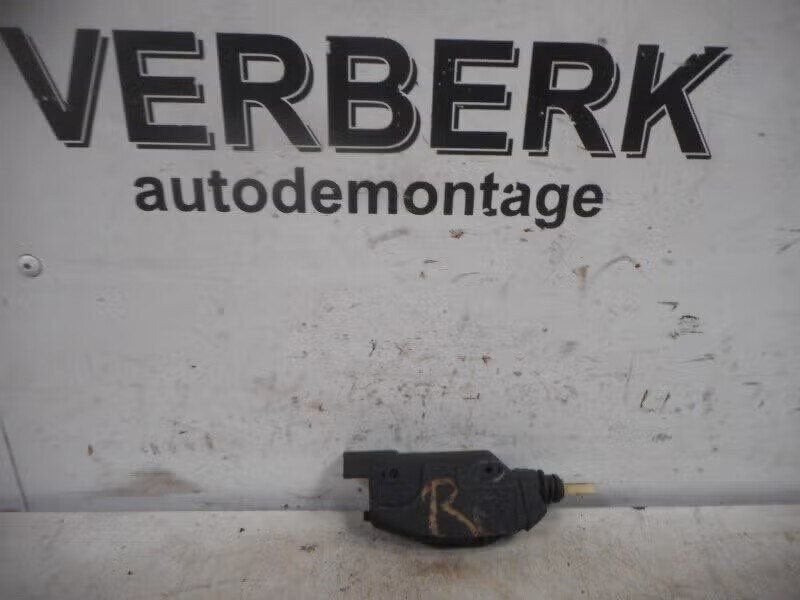 CENTRALE VERGRENDELING MOTOR RECHTS VOOR Opel Calibra, Bahnhofsplatz 65423 Rüsselsheim am Main, DE, Enlèvement ou Envoi, Opel