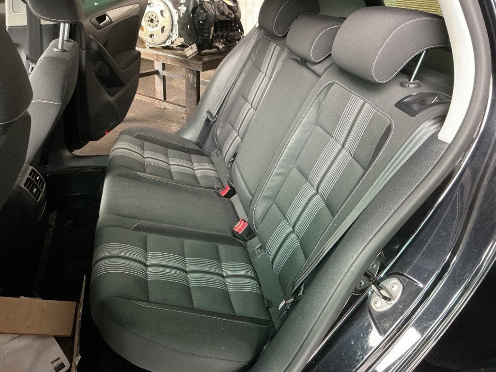 CEINTURE DE SECURITE ARRIERE DROITE Golf VI (5K1), Volkswagen, Volkswagen AG, Utilisé, Kundenbetreuung@volkswagen.de