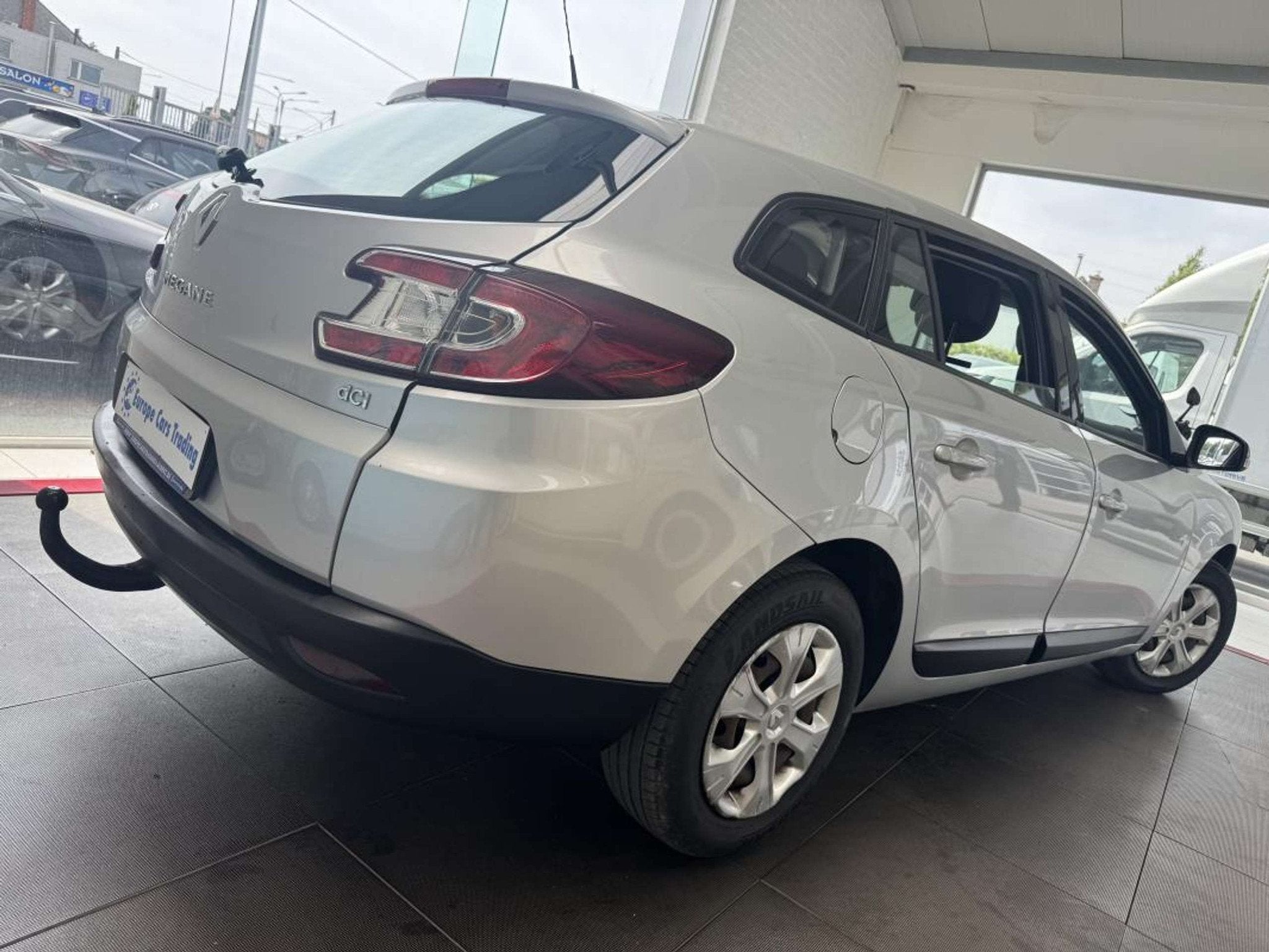 Renault Mégane Estate 1.5DCI 110CH TOMTOM GPS CLIM DISTRIBU, Auto's, Electronic Stability Program (ESP), Stof, Gebruikt, https://public.car-pass.be/vhr/4607ab84-83e1-4801-98c2-41fd4b5fcf31