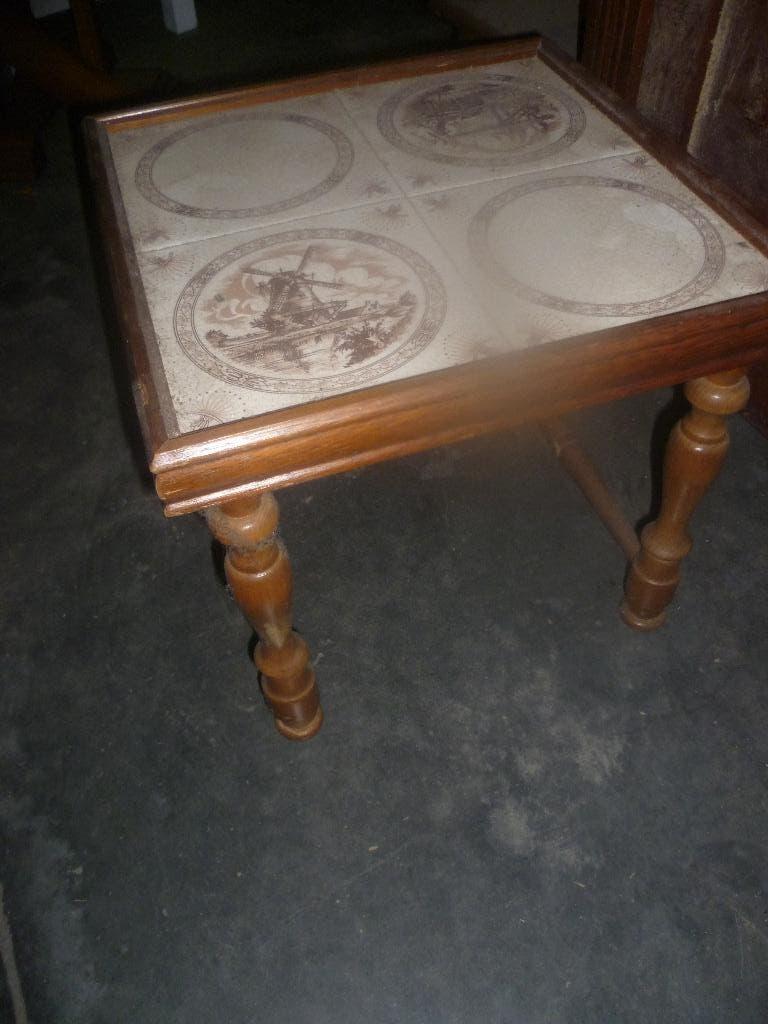 VINTAGE TAFELTJE MET TEGELS, Antiek en Kunst, Ophalen