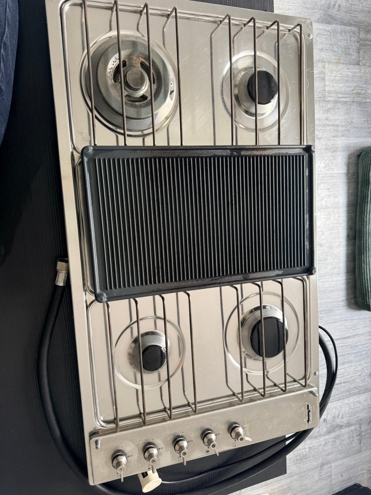 Taque de cuisson gaz SMEG inox – 5 feux + plaque grill, Electroménager, Gaz, Enlèvement, Utilisé, 45 à 60 cm